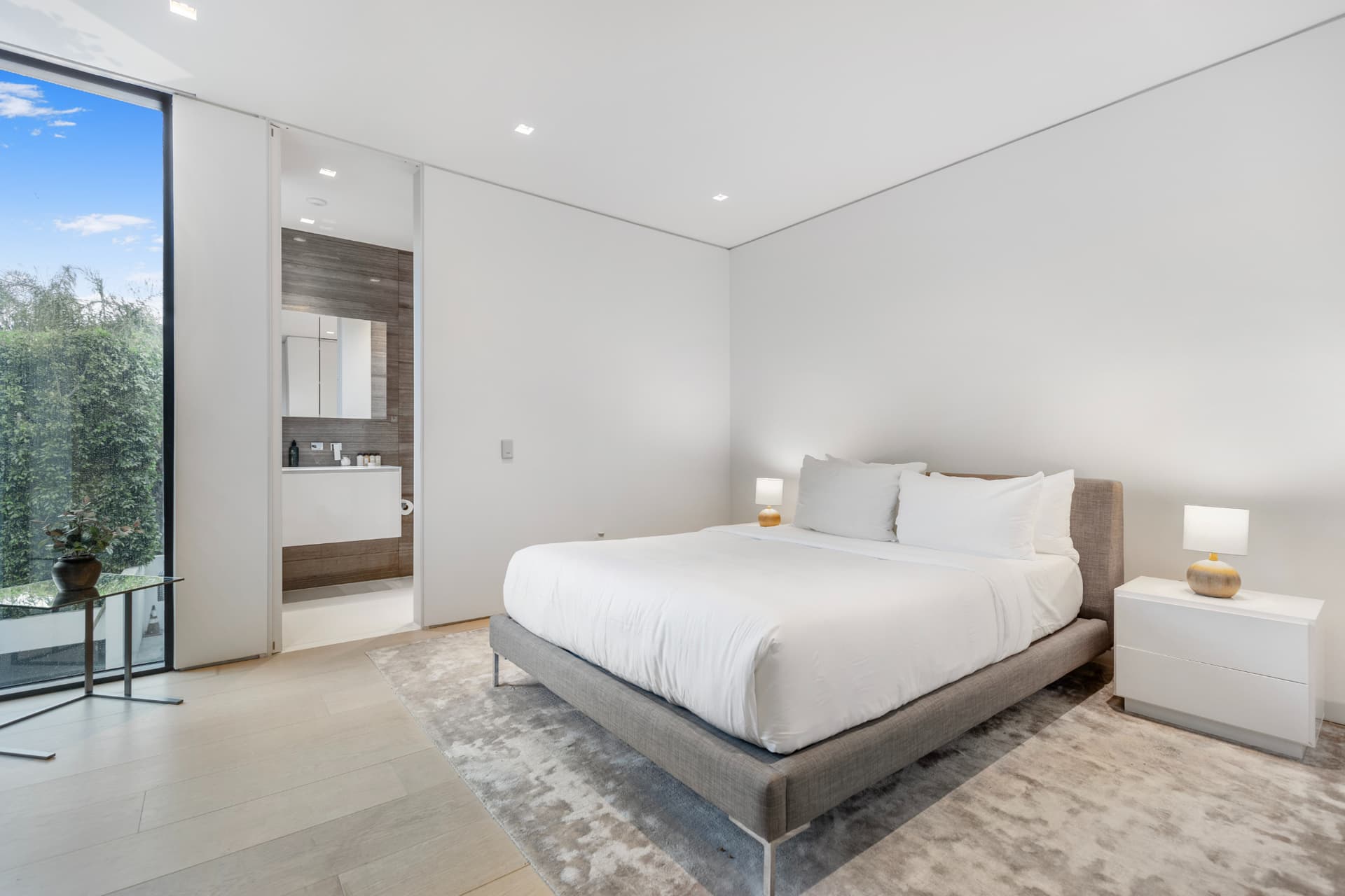 Lago Vista Modern - Image 34