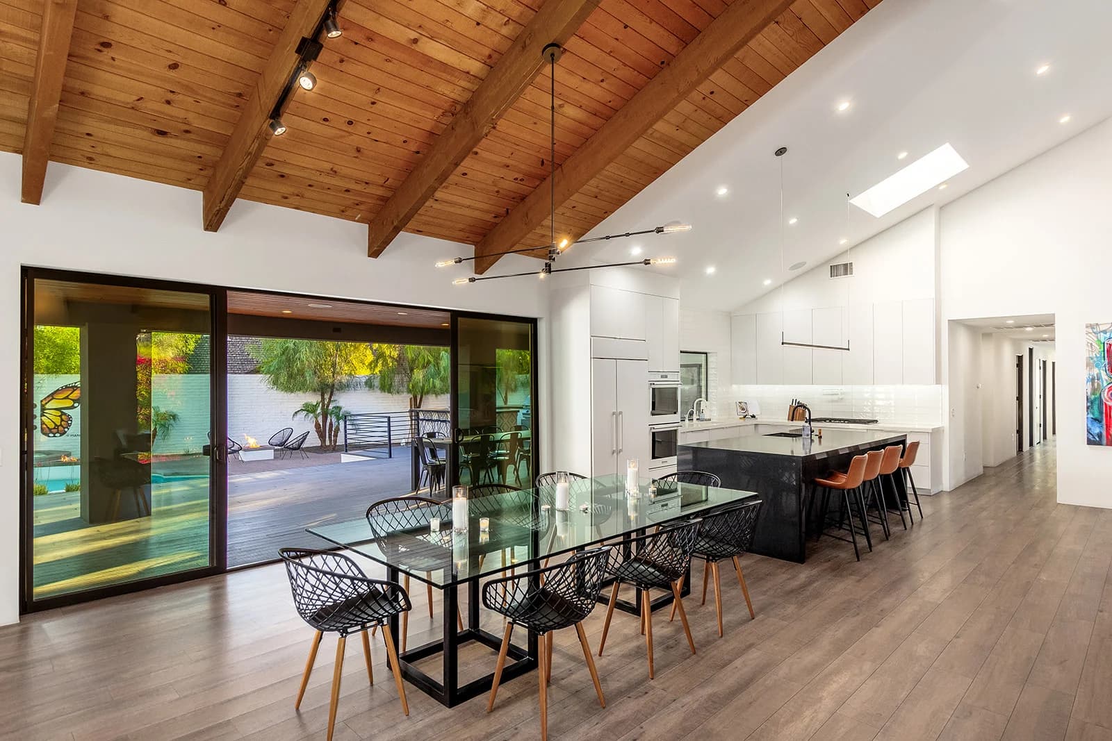 Camelback Manor - Image 5