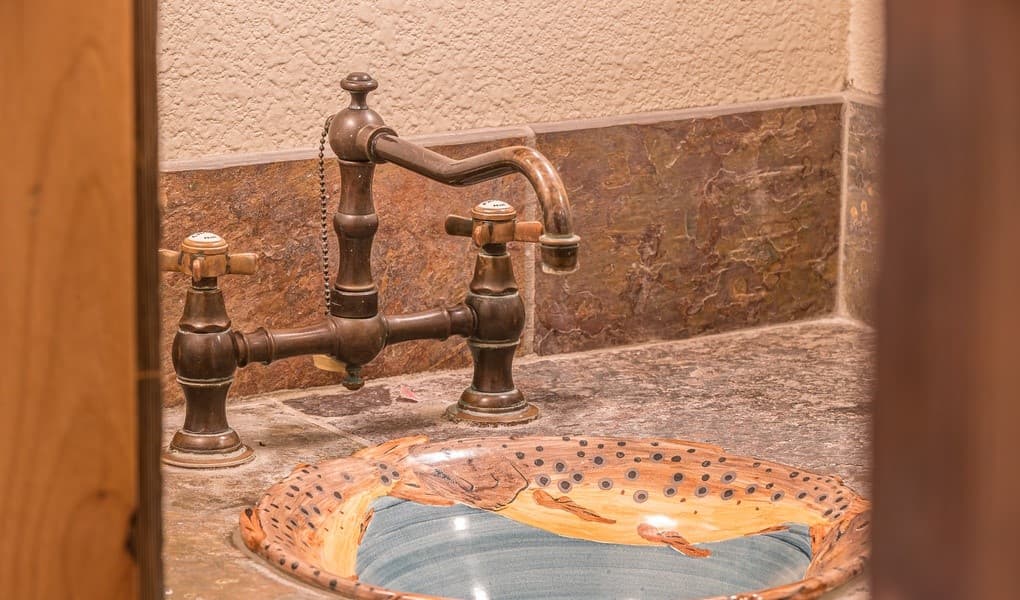 Upper Beehive Basin - Image 22