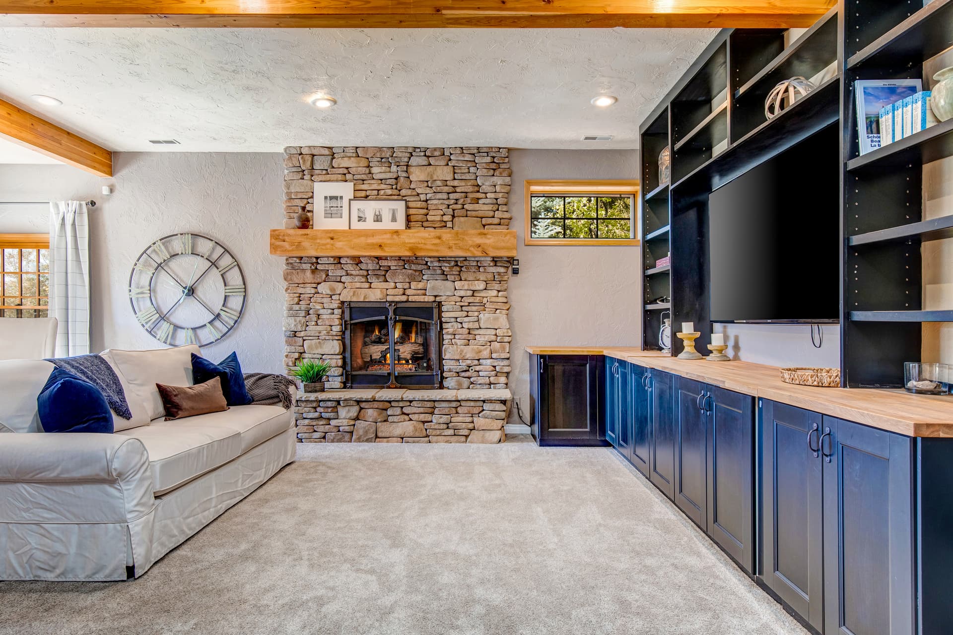 Mountain Hillside Manor - Image 15