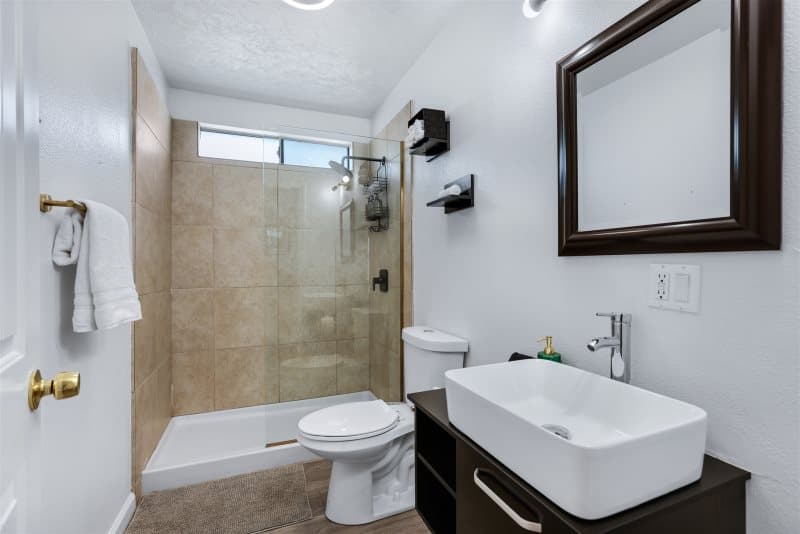 Desert Green Serenity - Image 13