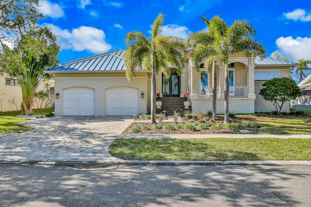 Island Estate Waterfront Villa - Image 38