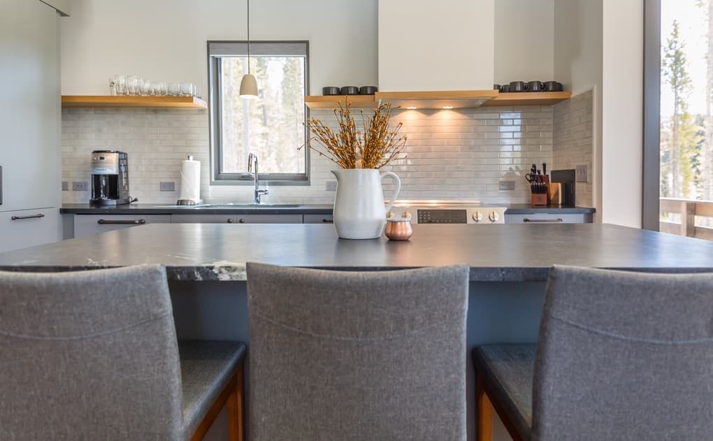 Lake Cabin #11 - Image 8