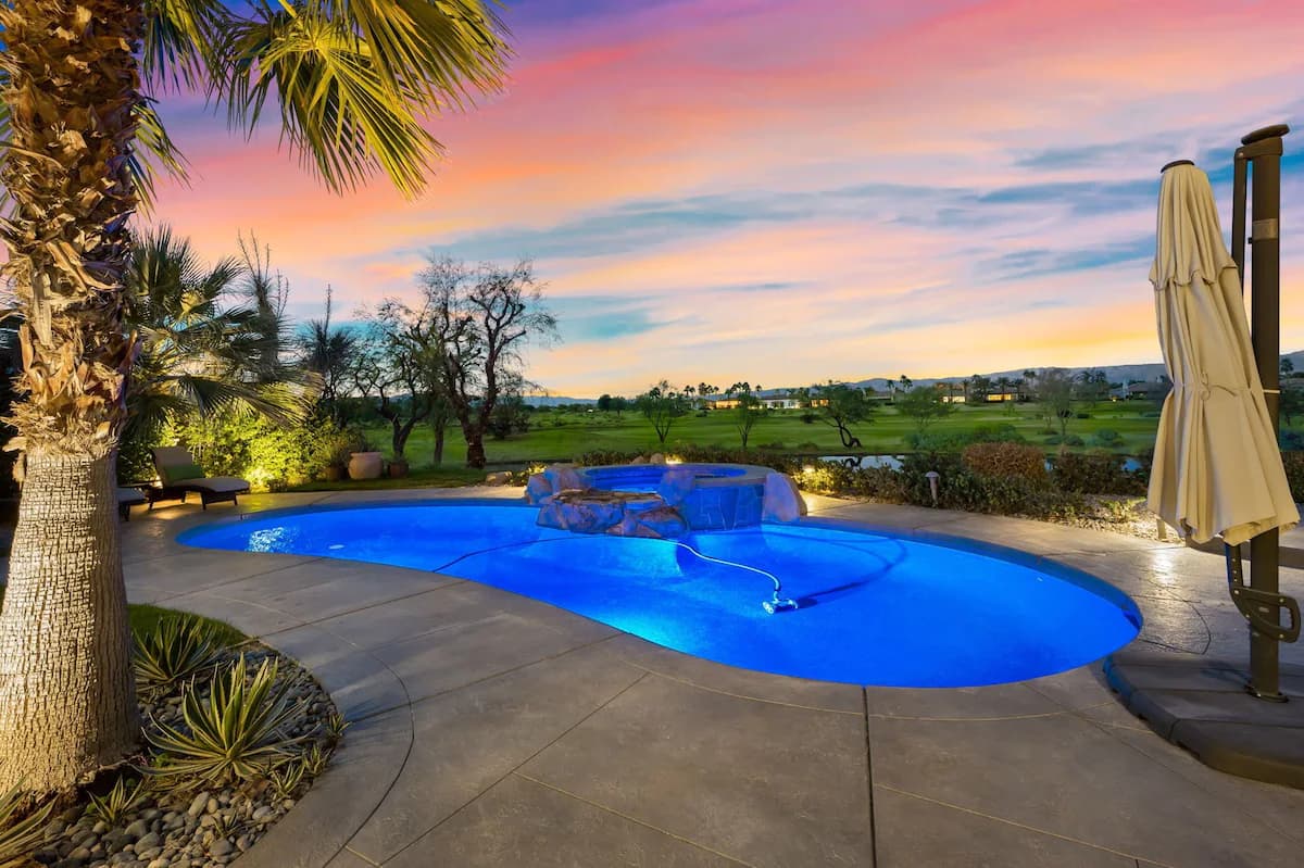 Lake View Home - Image 36