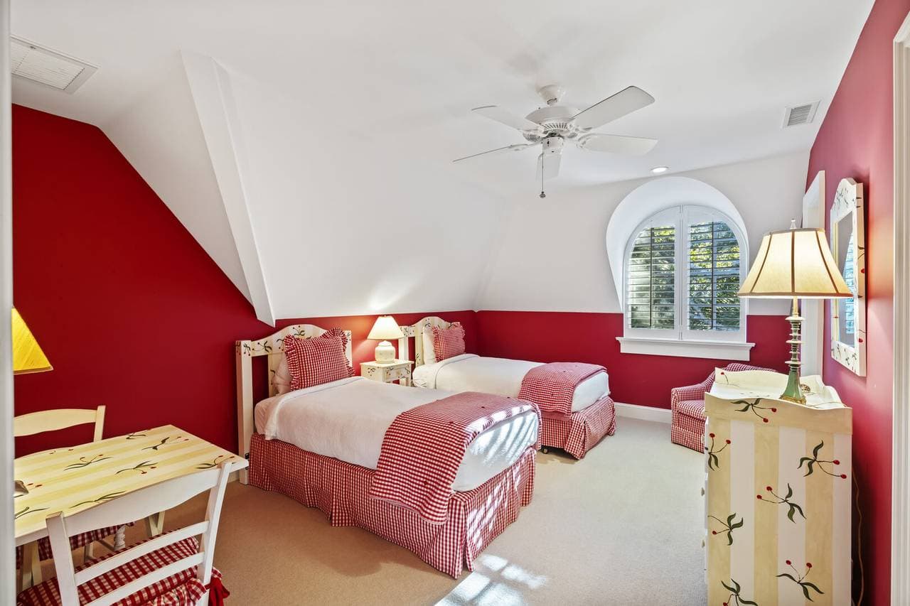 Yellow Throat Lane - Image 28