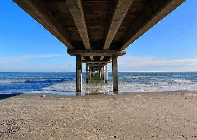 Skiff House - Image 50