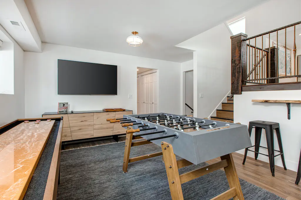 Last Run of the Day House - Image 17