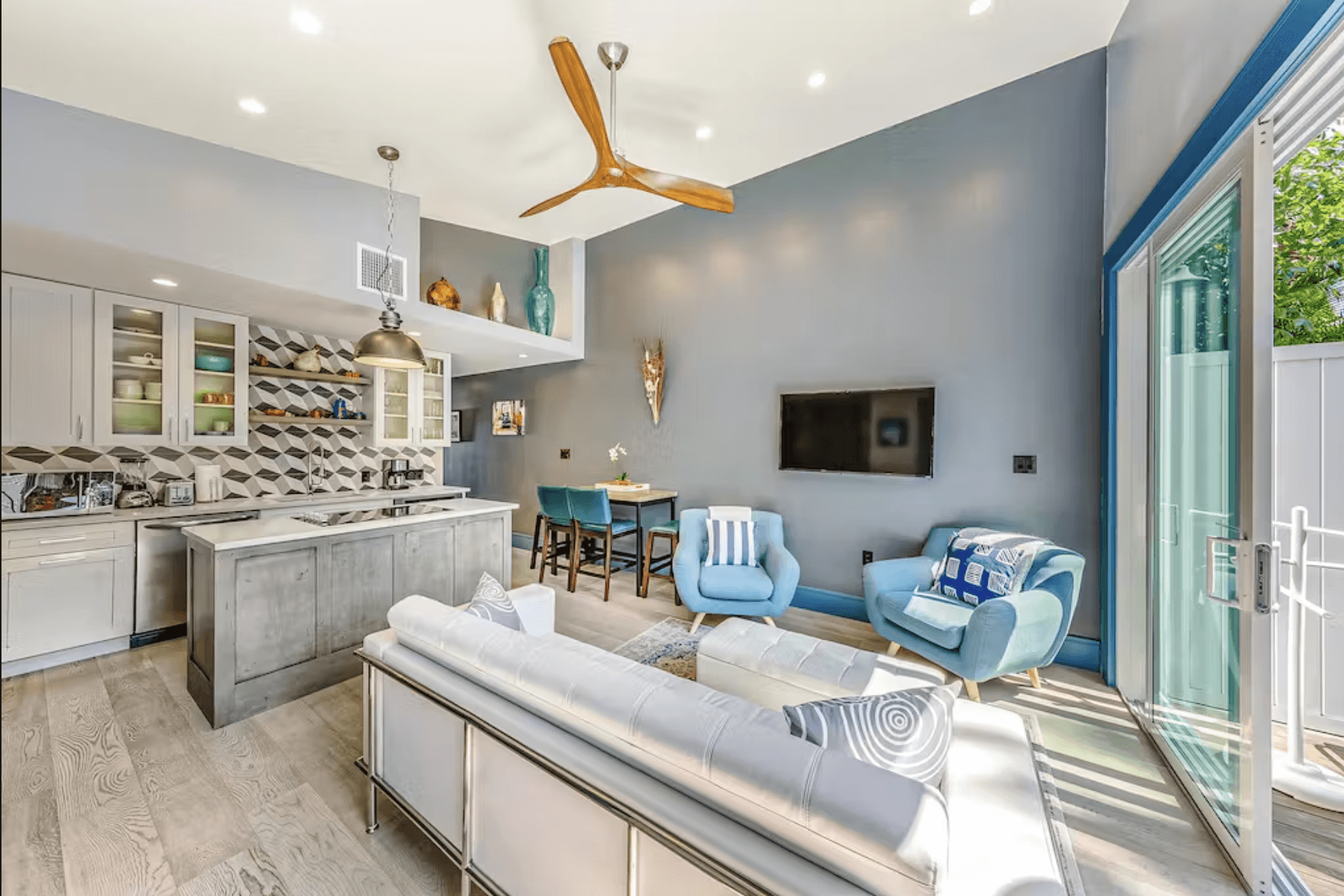 Island Hideaway - Image 4