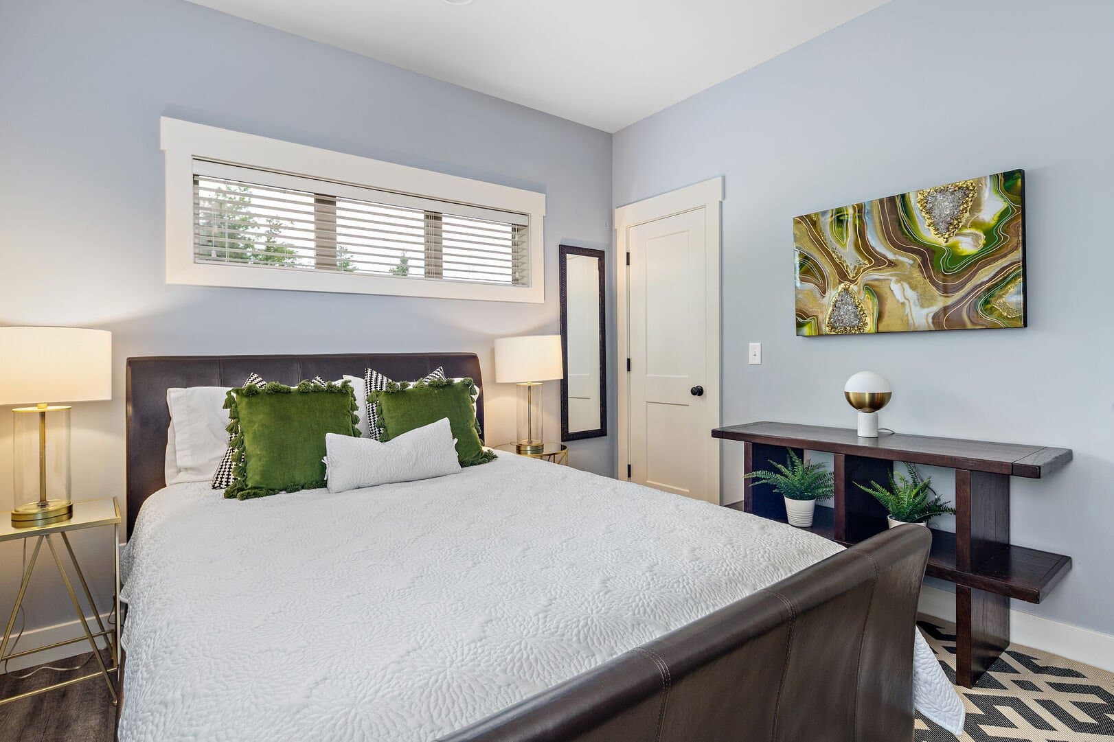 Asheville Getaway - Image 8