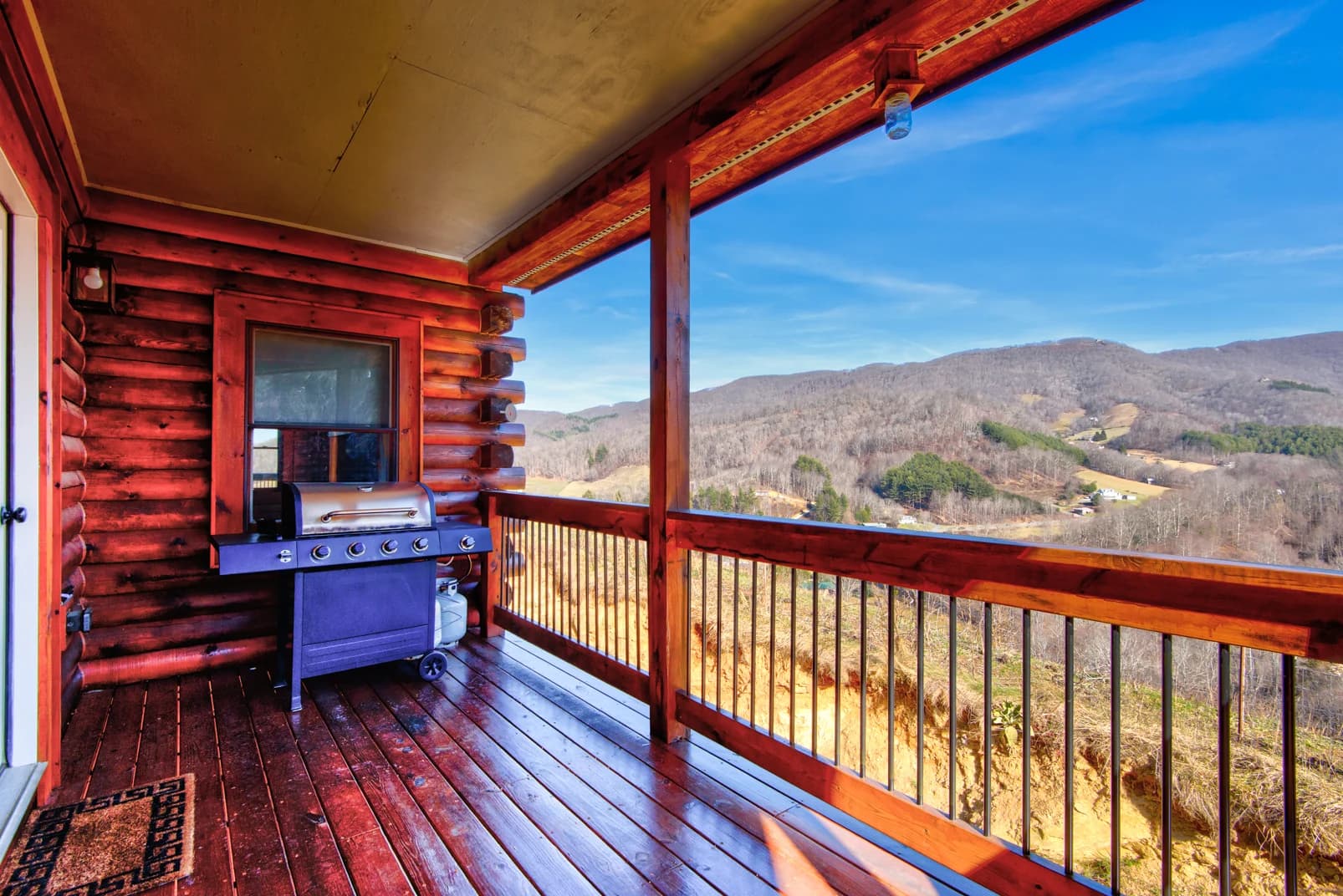 Mountain Range Retreat - Image 4