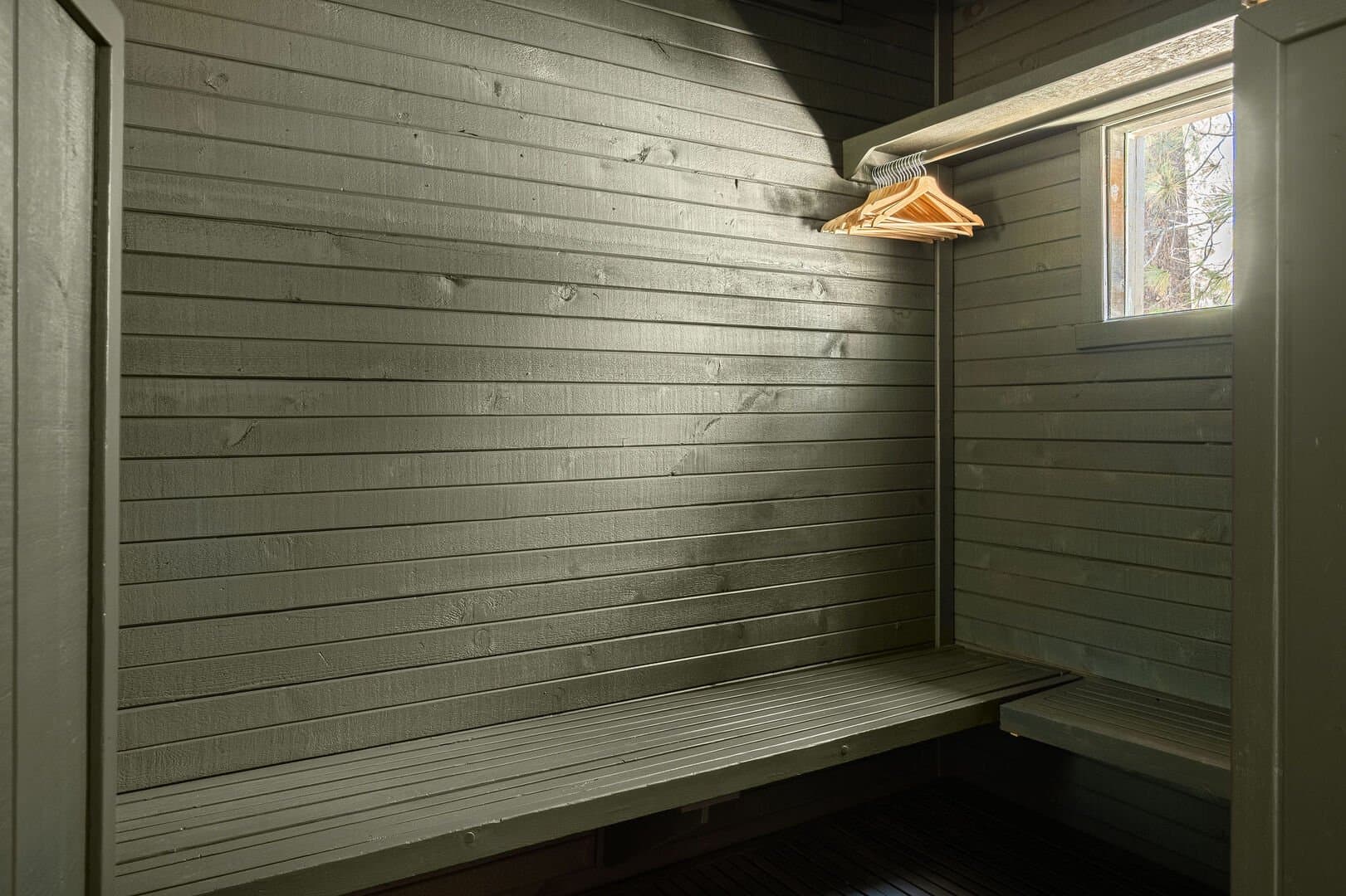 Summit House - Image 32