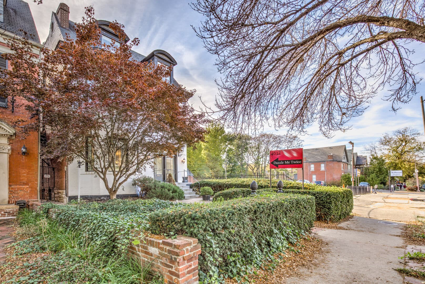 Lenox Comfort Corner - Image 23