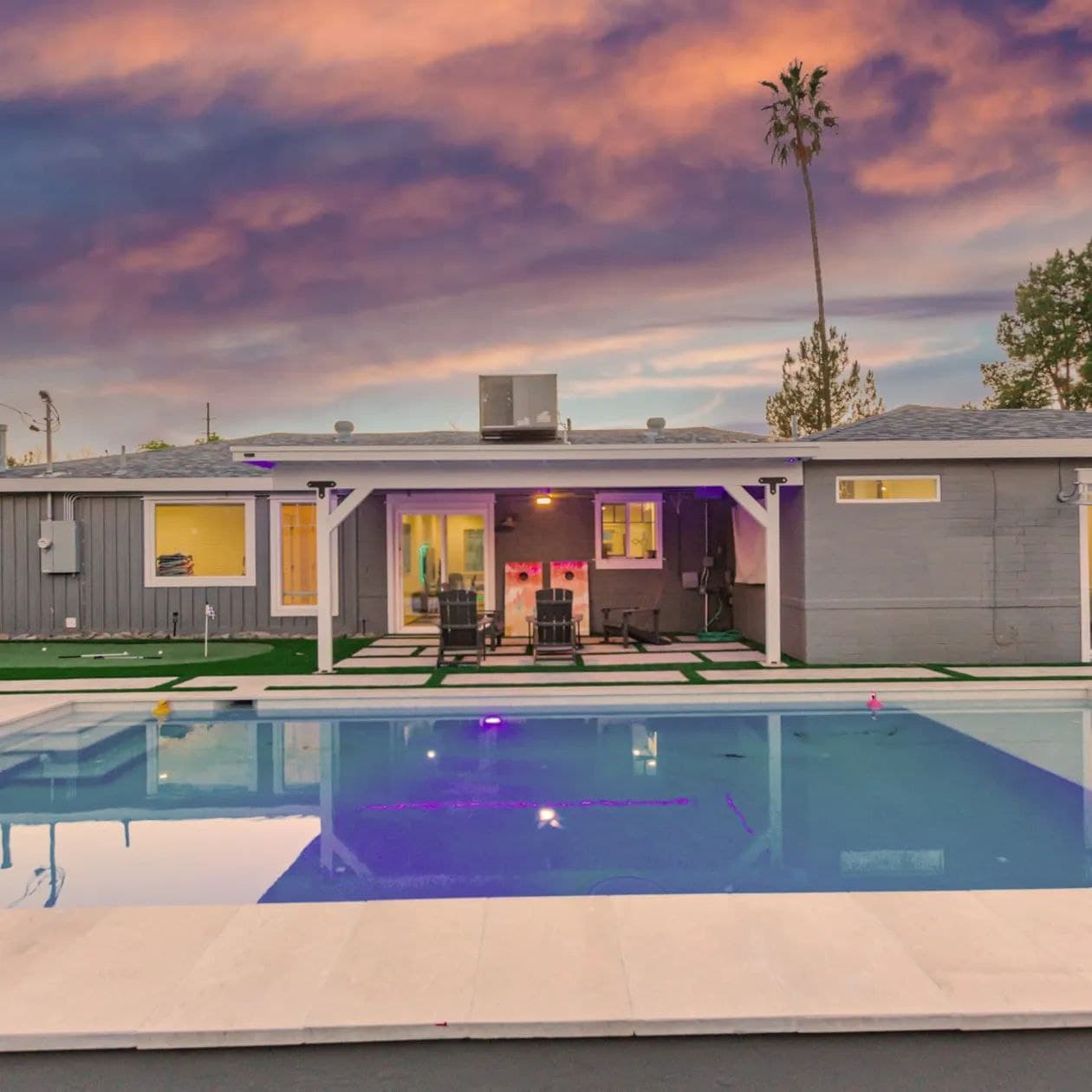 Sunset on 11th - Image 38