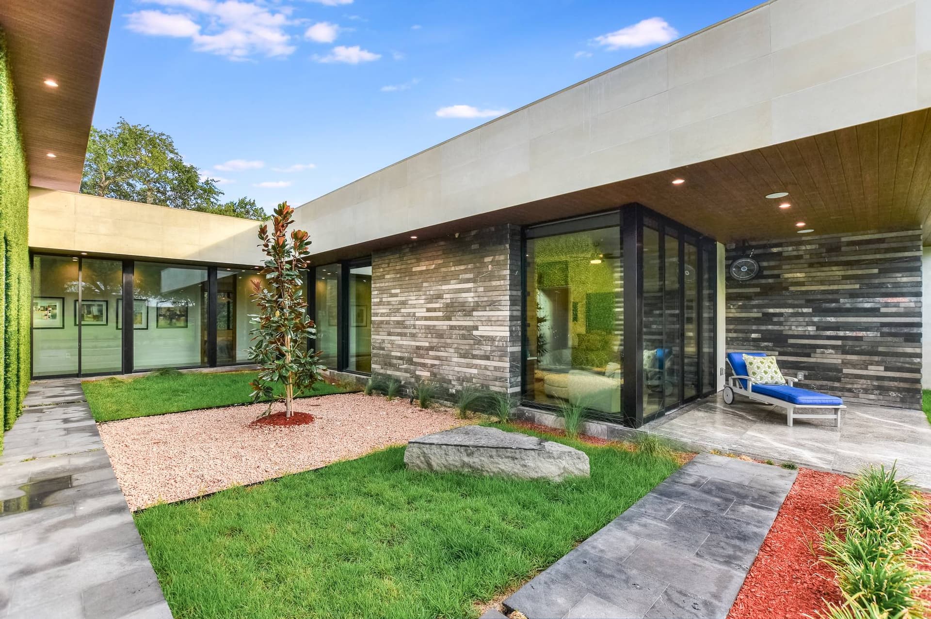 Austin Pinnacle - Image 11