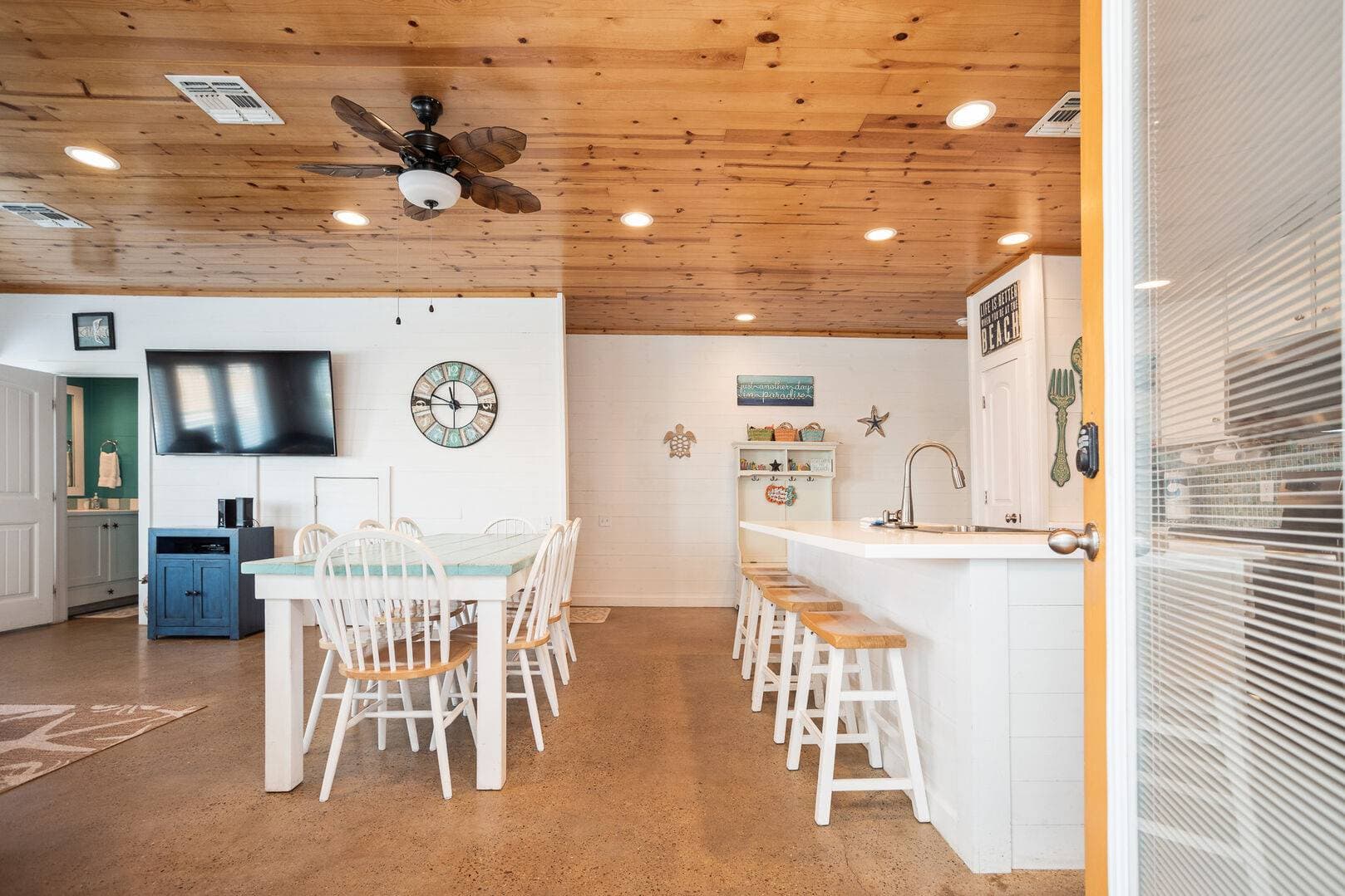 Another Day in Paradise - Image 3