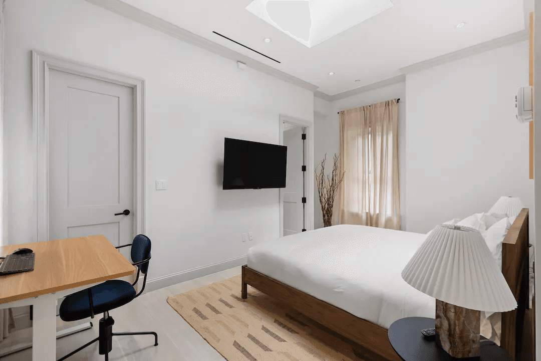 Linden Place II - Image 25