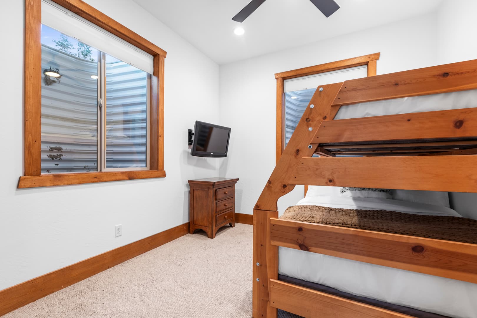 Unforgotten Utopia - Image 38