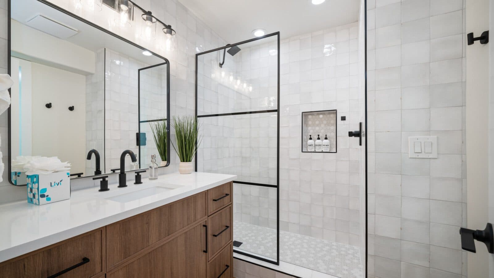 Spontaneous Desert Retreat - Image 26