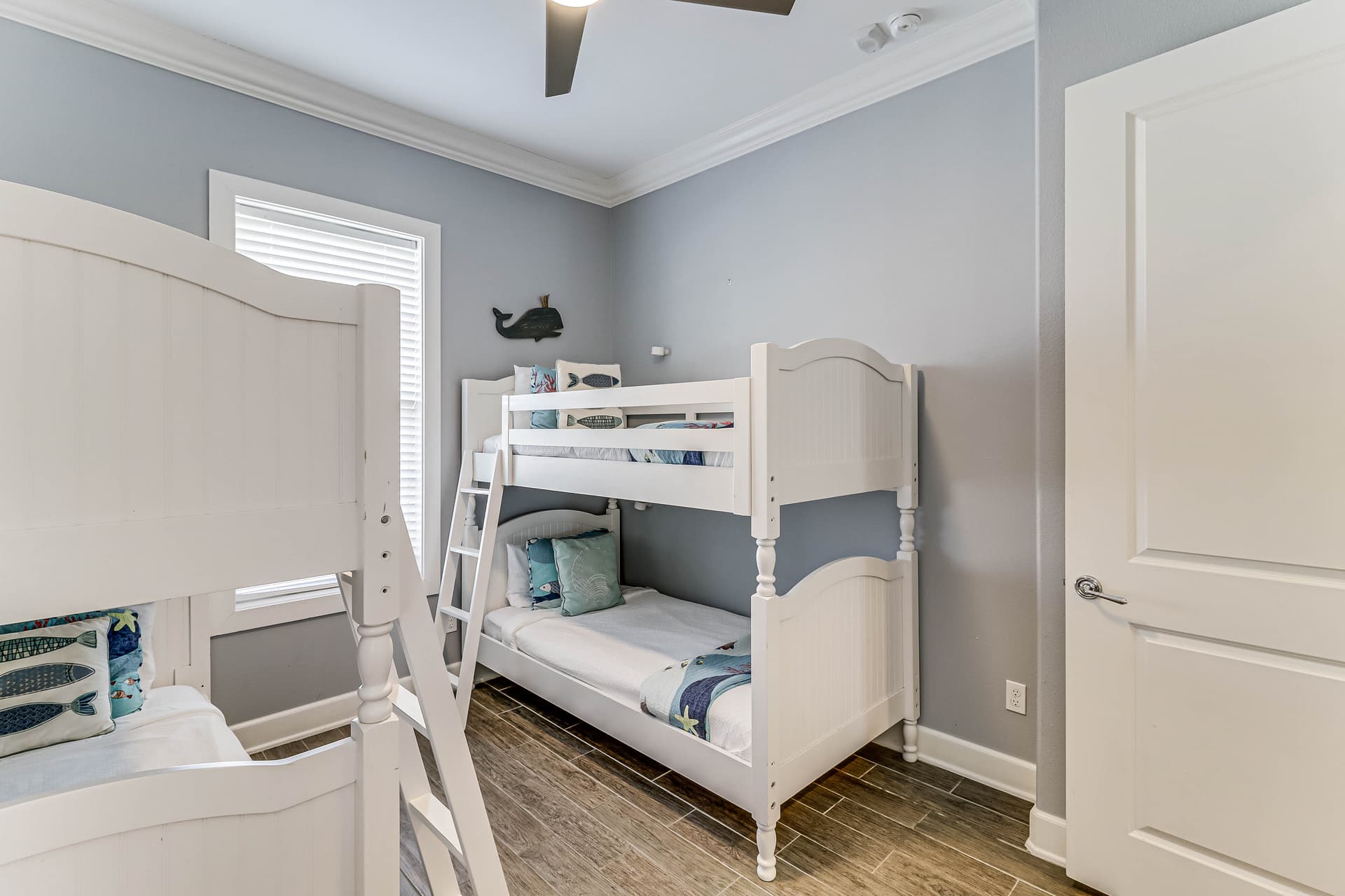 Blue Sea Gate Residence - Image 20