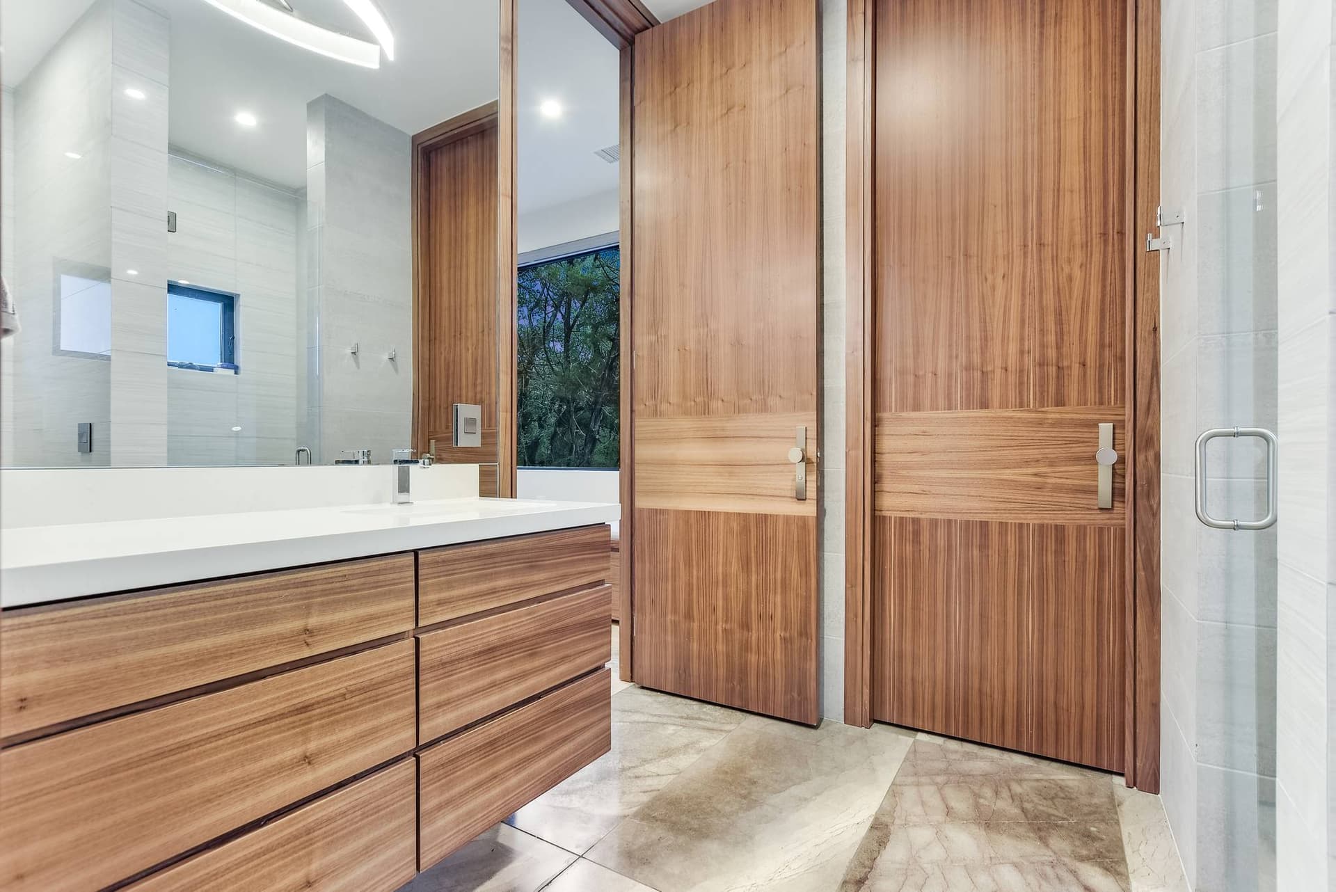 Austin Pinnacle - Image 34