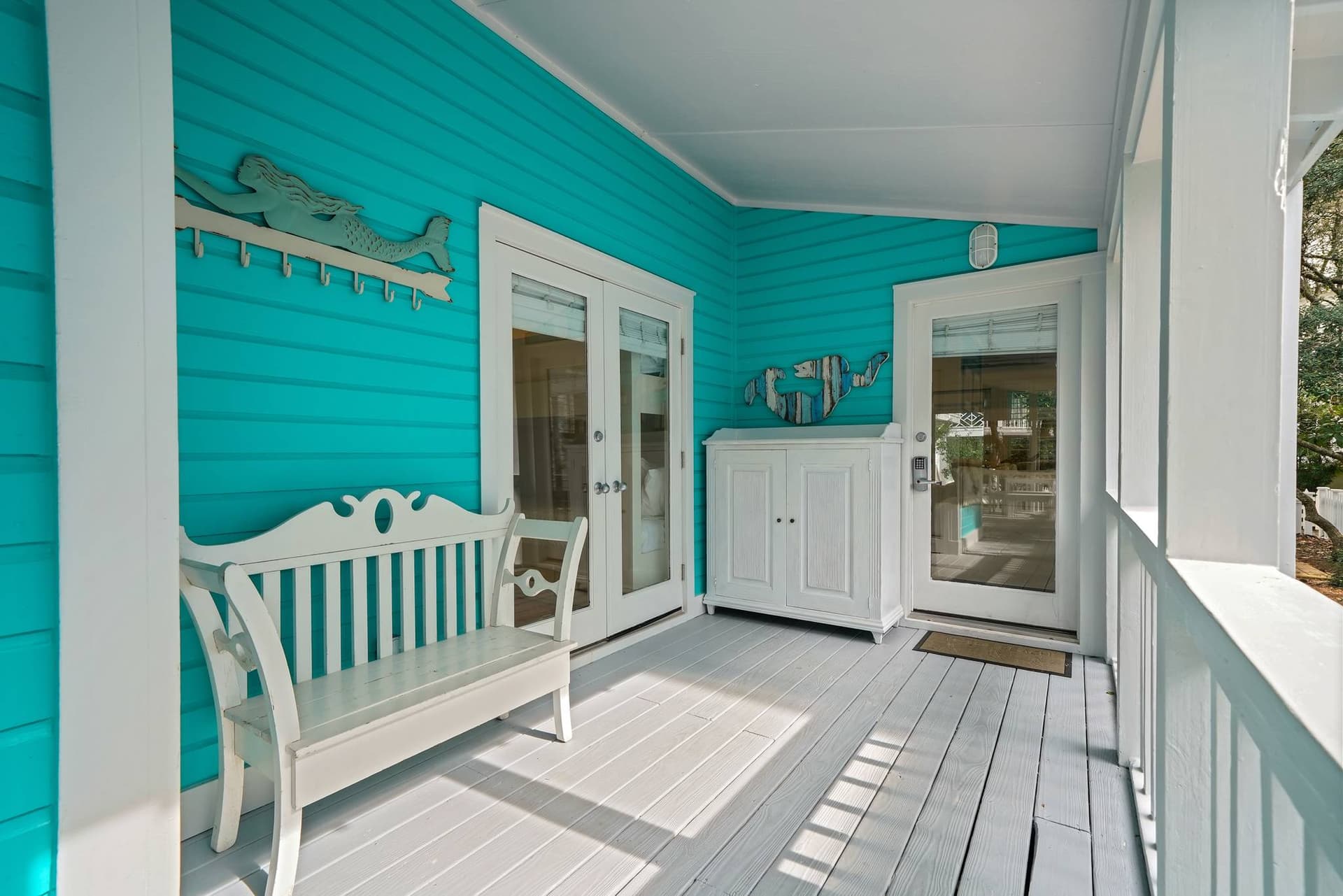 Salty Dogs House - Image 7