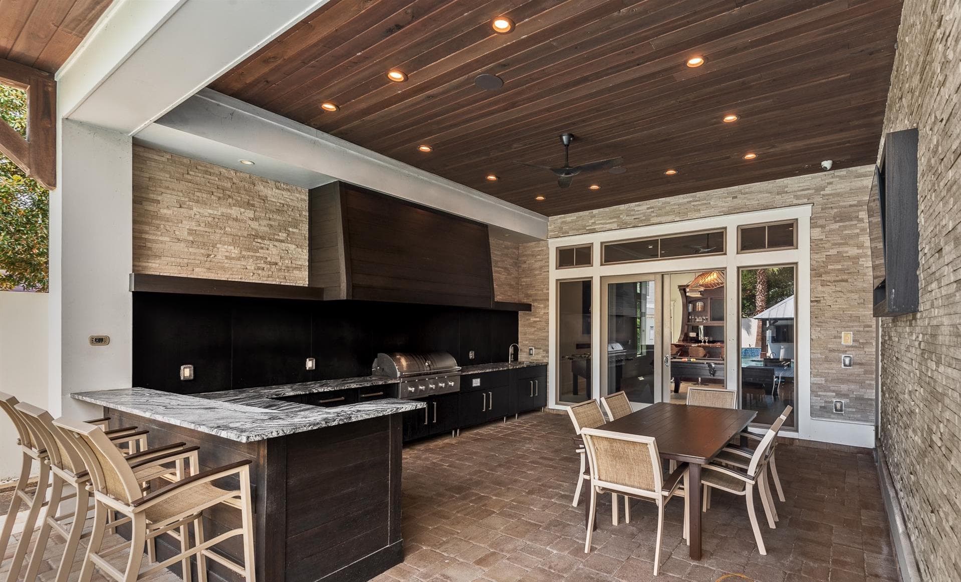 Life Aquatic Villa - Image 20