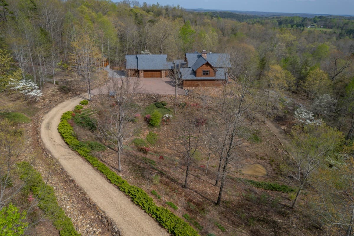 Chateau Laurel - Image 39