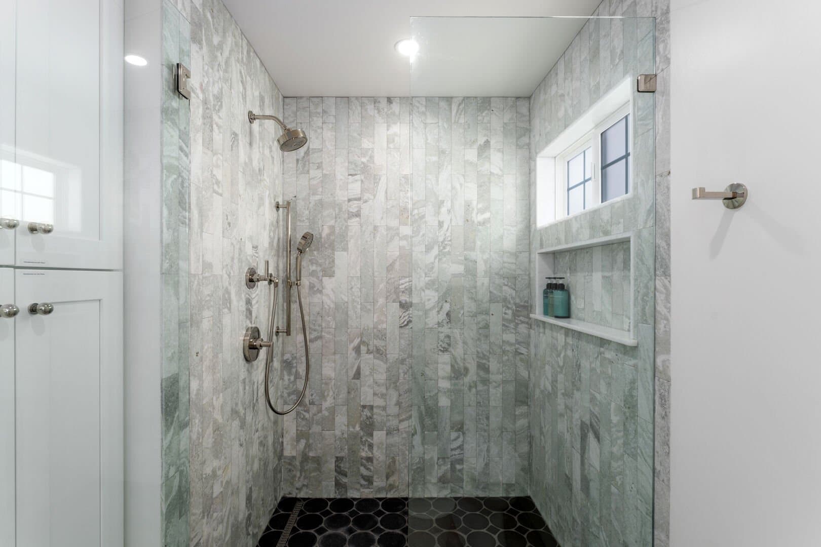 Island Paradise - Image 20