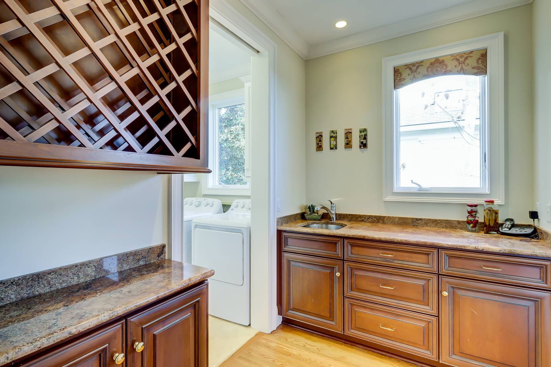 Catboat Place - Image 10