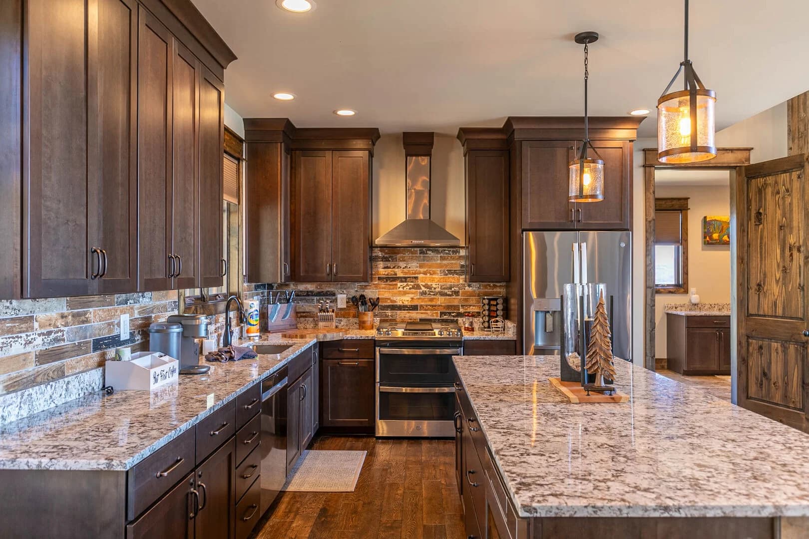 Bear Haven Hideaway - Image 4