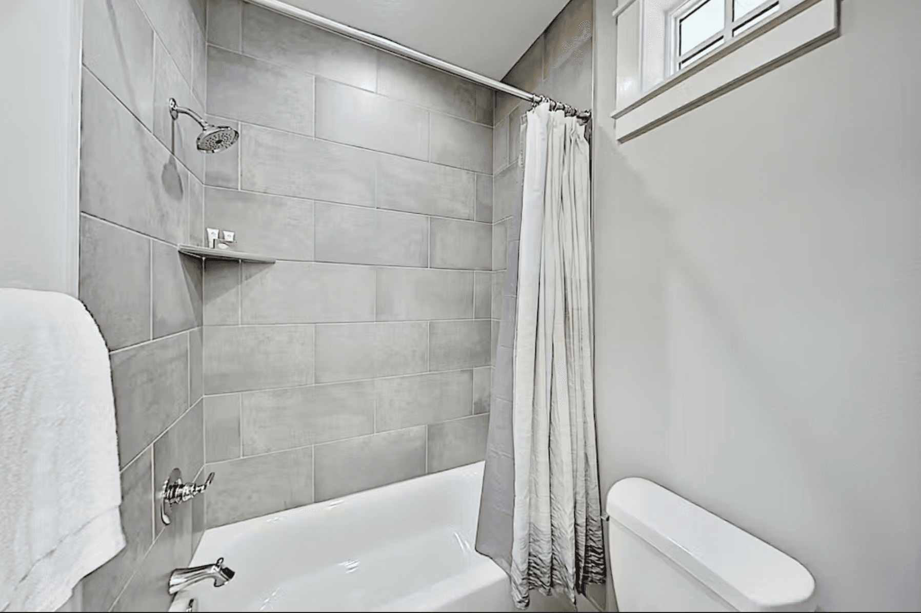 Sleek Beach Home - Image 20