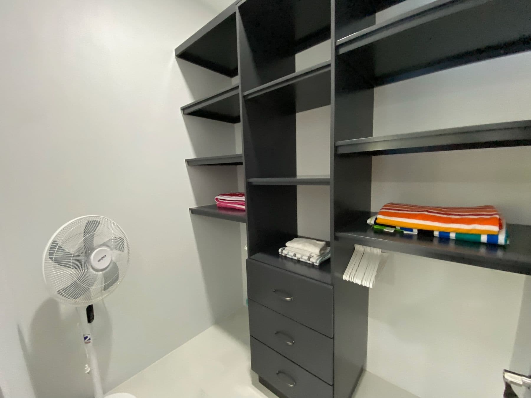 South Family Home - Image 36