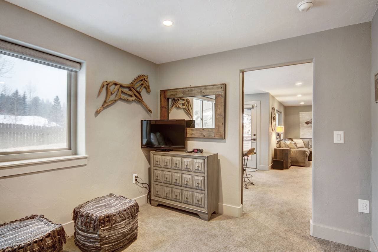 Creekside Escape - Image 29