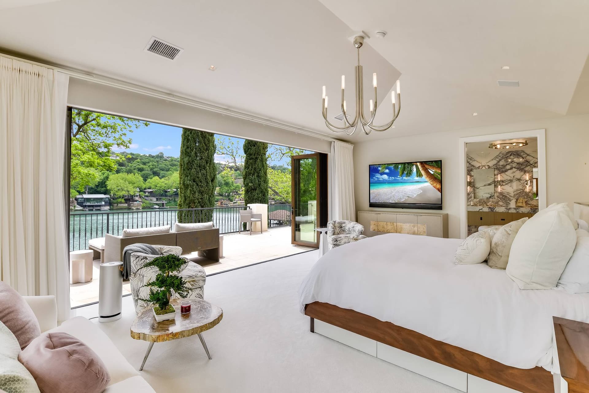 Crown Jewel on Lake Austin - Image 12