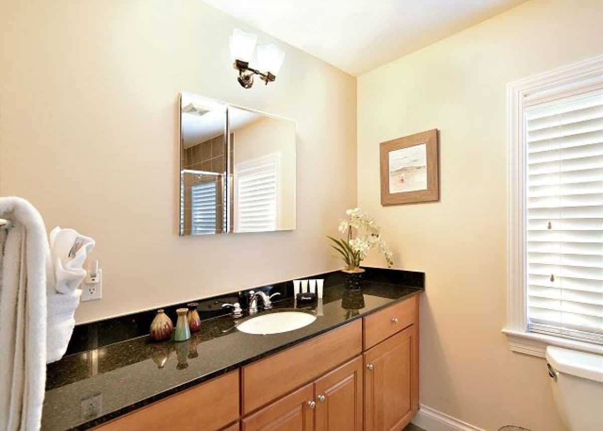 Coastal Comfort - Image 23