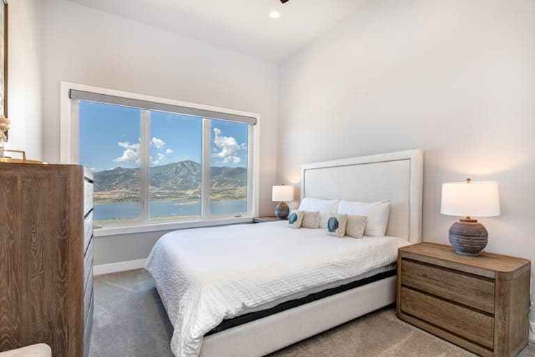 Hideout Hideaway - Image 22