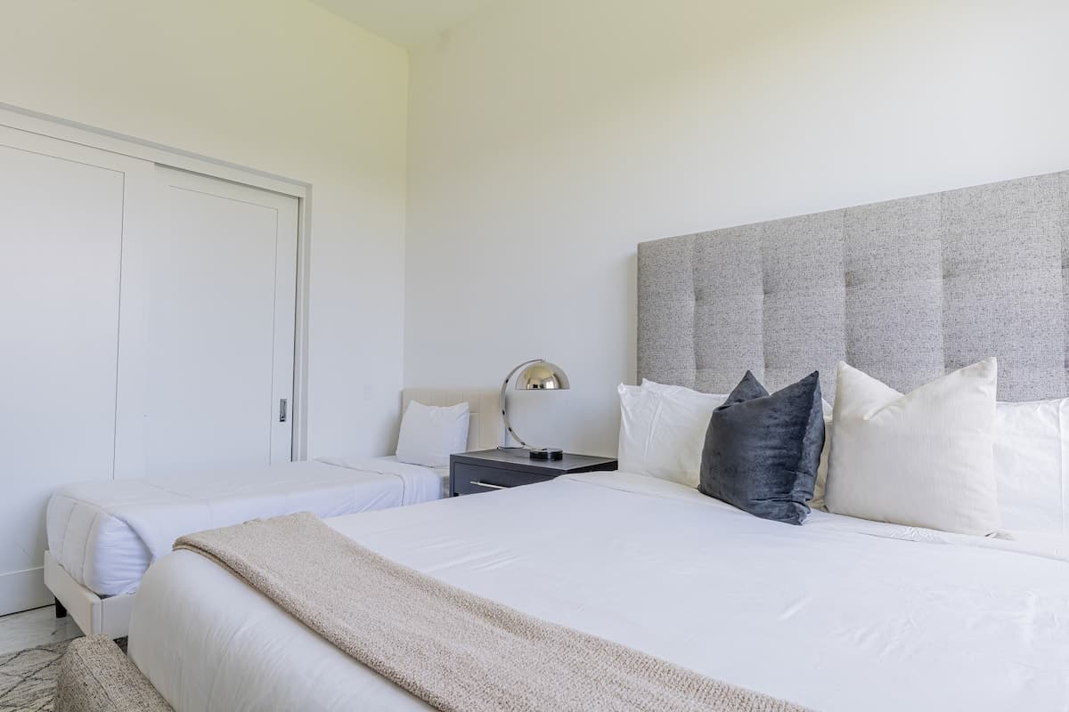 Bravo Villa #10 - Image 34