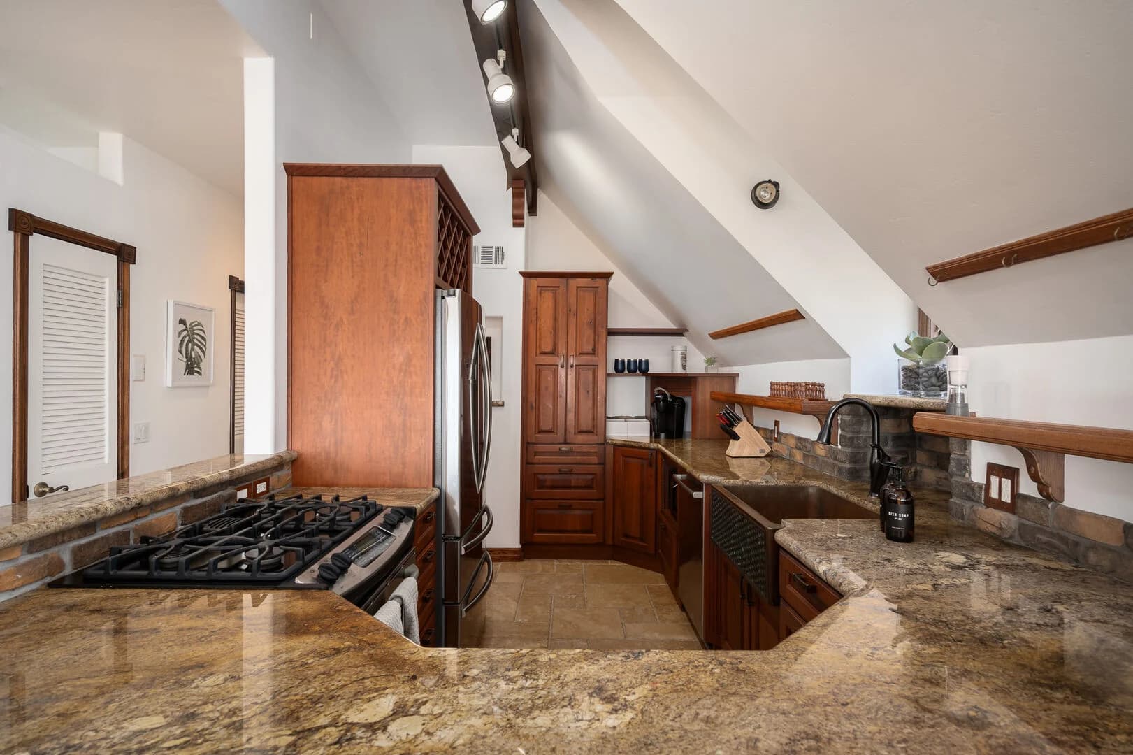 Seaside Serenity Haven - Image 14