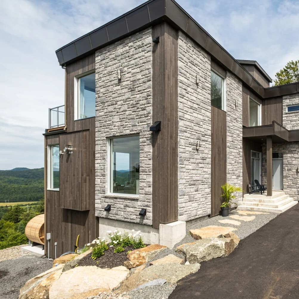 Villa Summit - Image 1