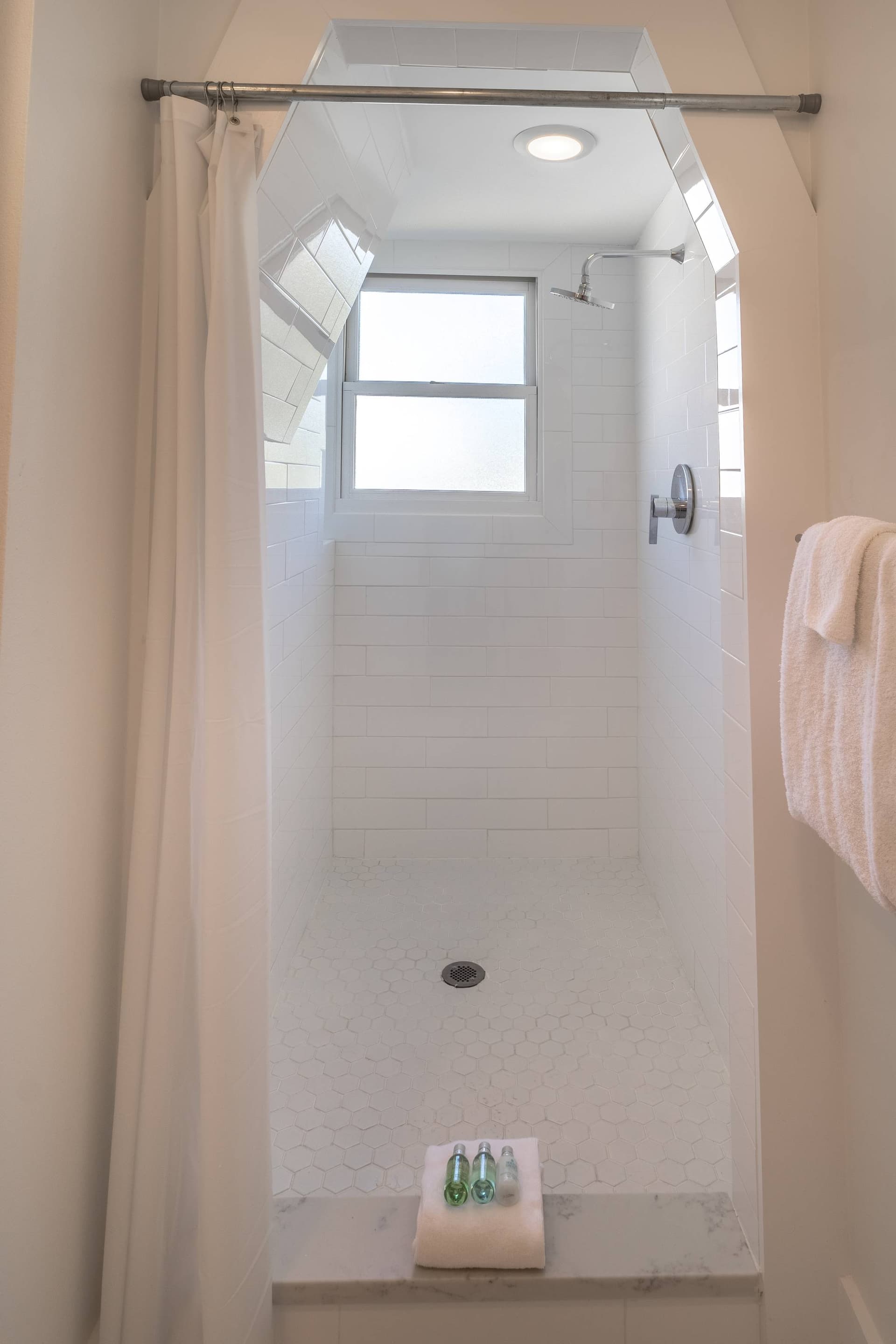 Salty Dogs House - Image 32