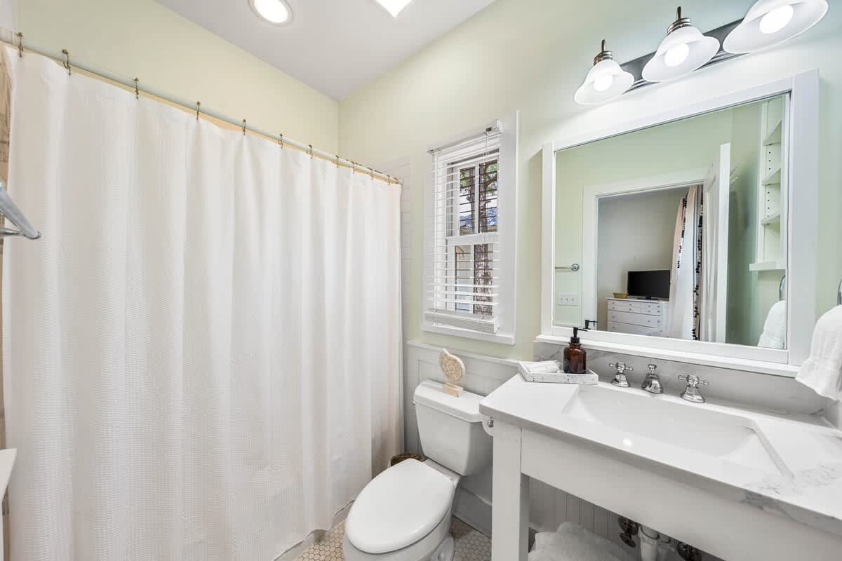 Story House - Image 9