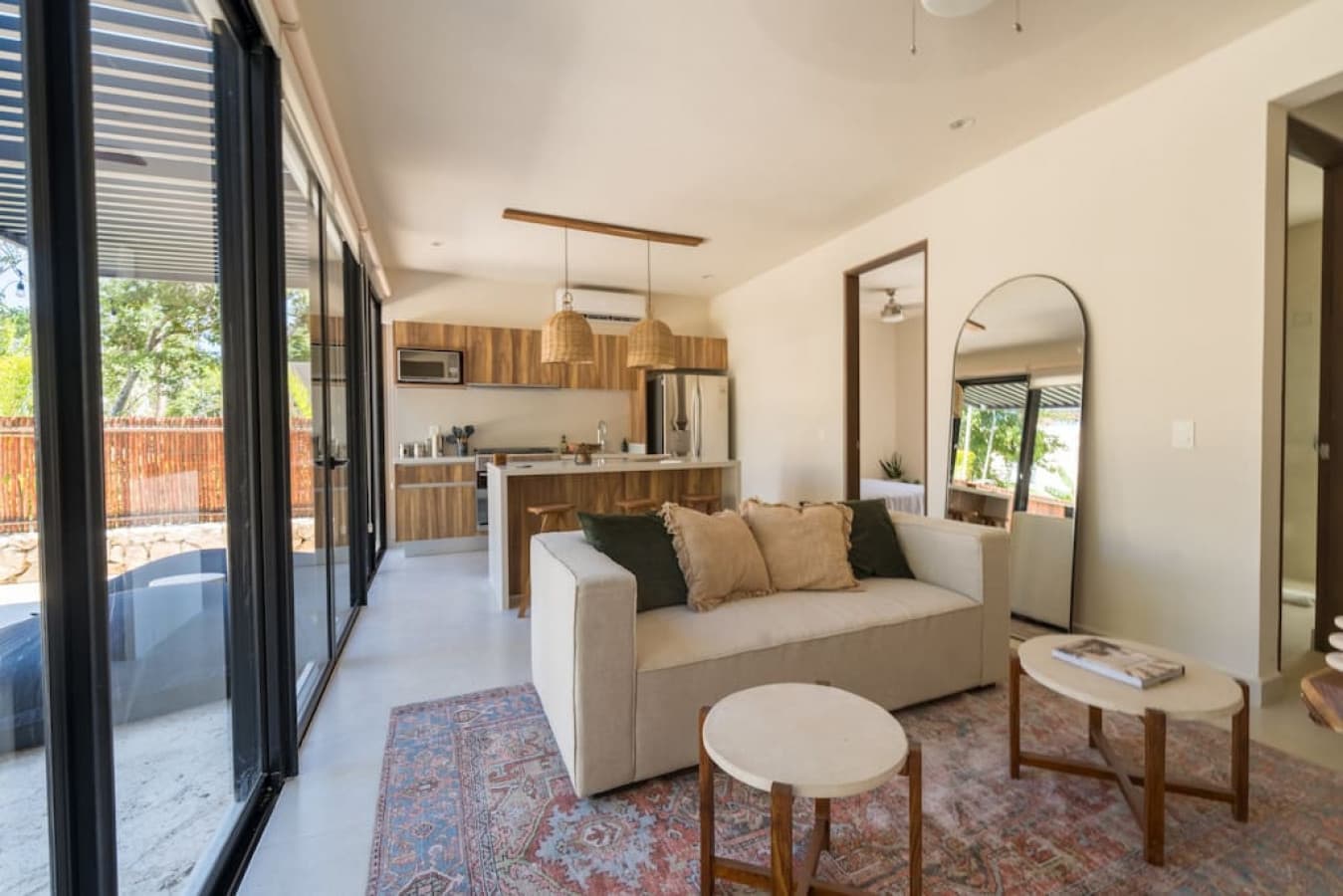 Edena Jardin Villa Beach Club - Image 2