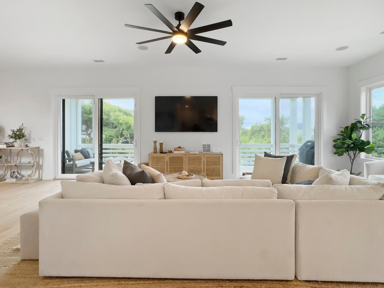 Amalfi Palms - Image 4