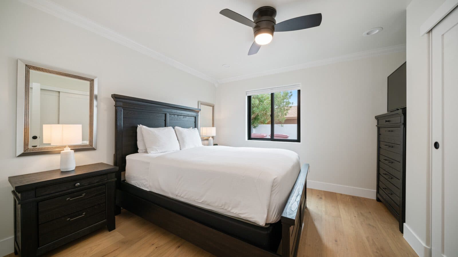 Spontaneous Desert Retreat - Image 23