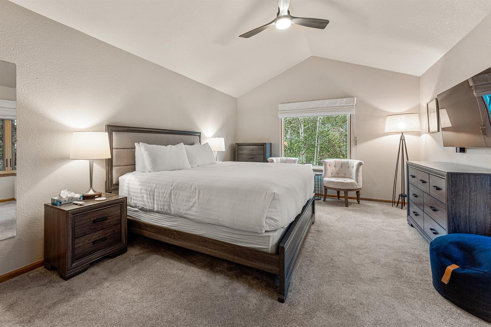 Burgundy House - Image 30