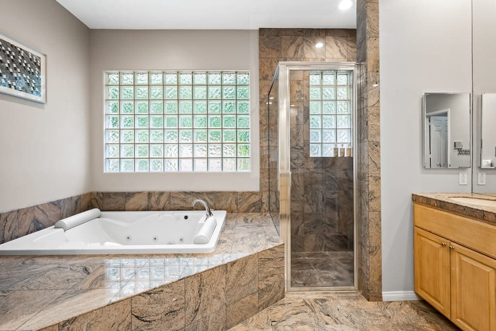 Palm Springs Villa - Image 21