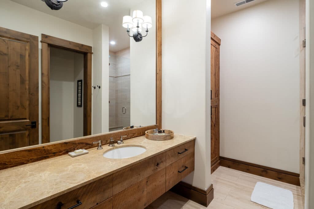 Spur Road Villa - Image 39