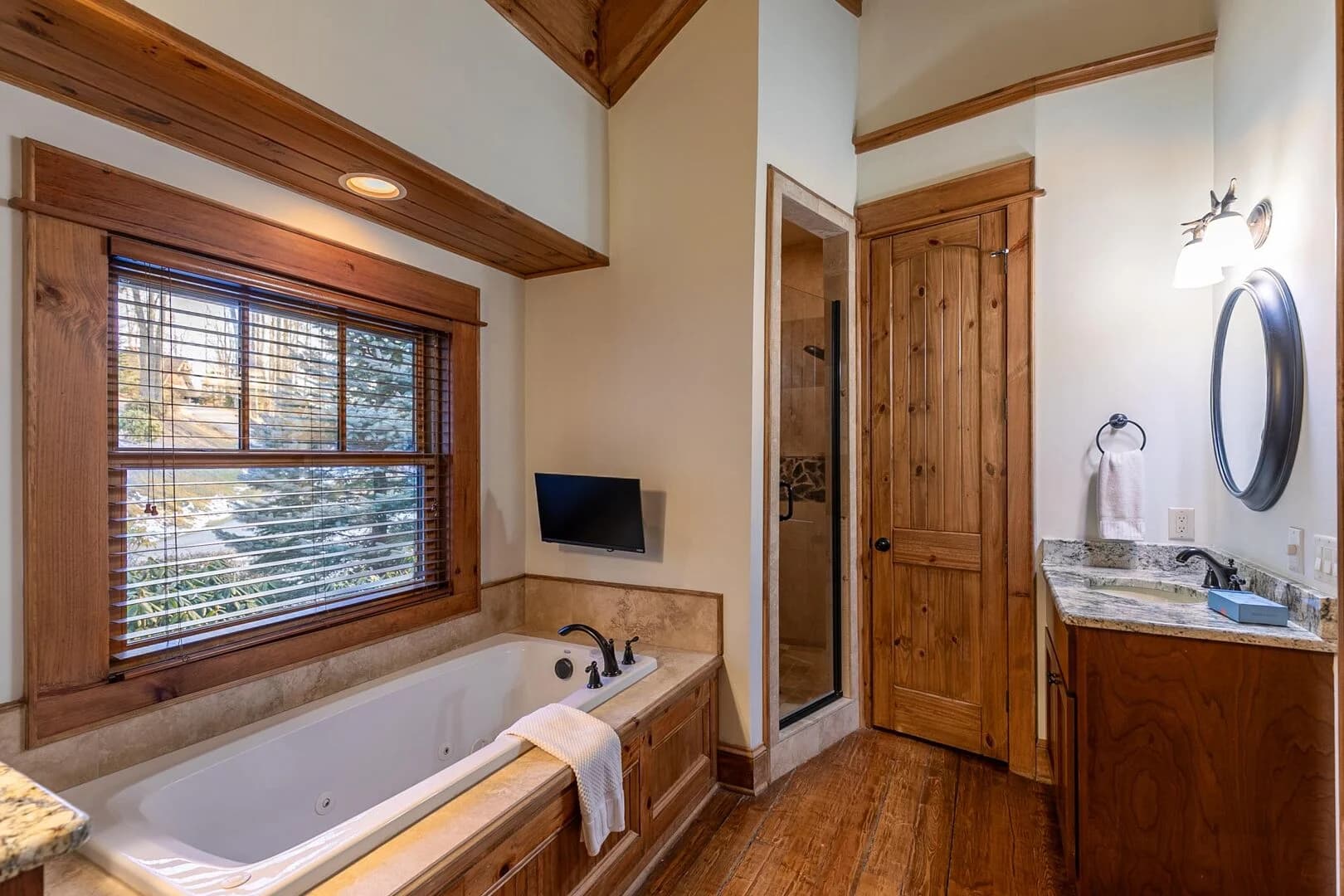 Blue Hole Lodge - Image 24