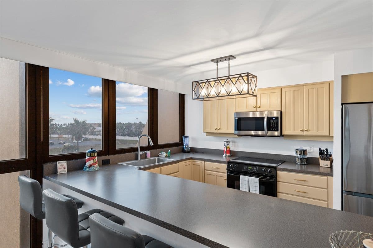 Bridgepoint Residence - Image 4