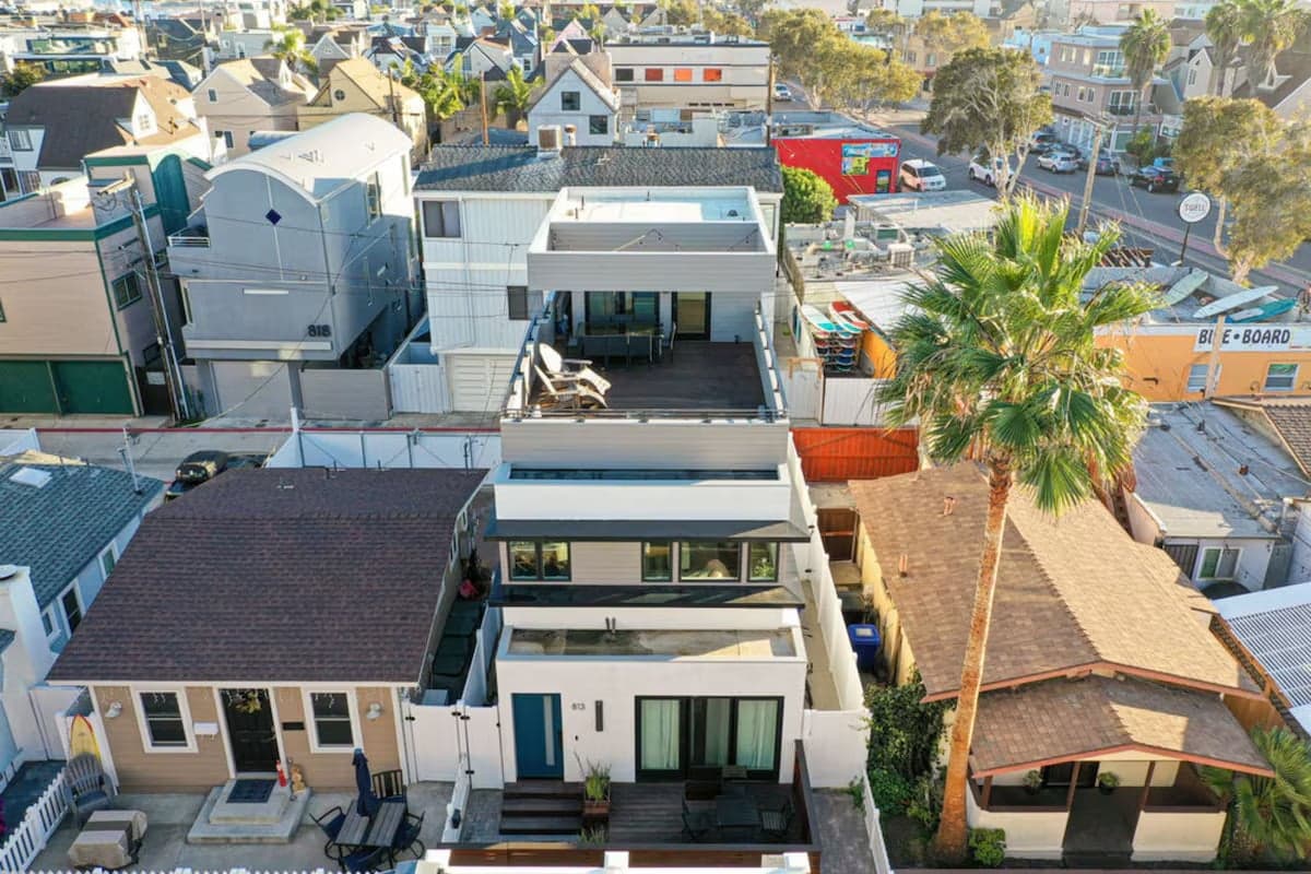 Sunset Paradise - Image 41